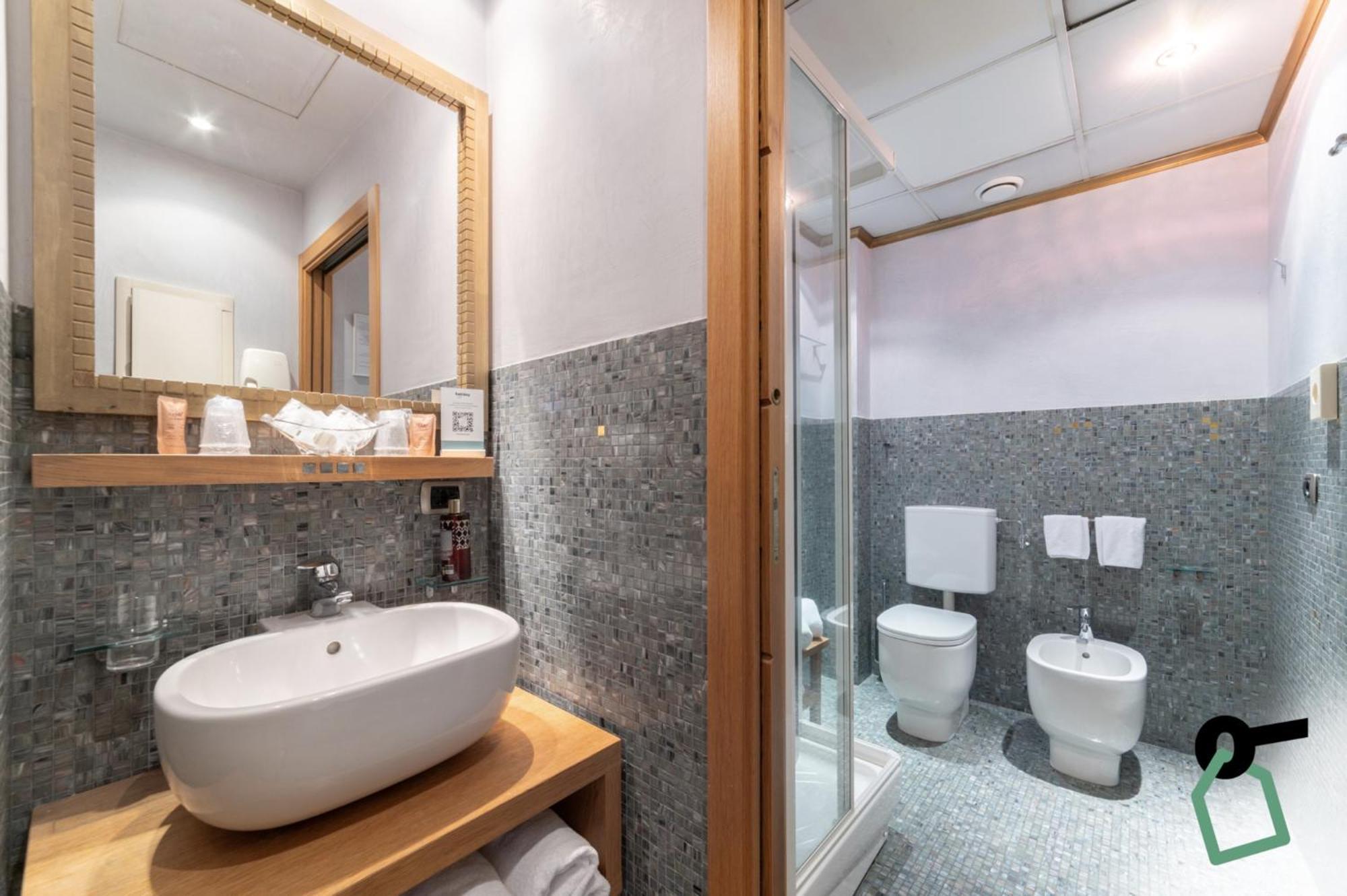 Hotiday Discovery - Residence เวโรนา ภายนอก รูปภาพ