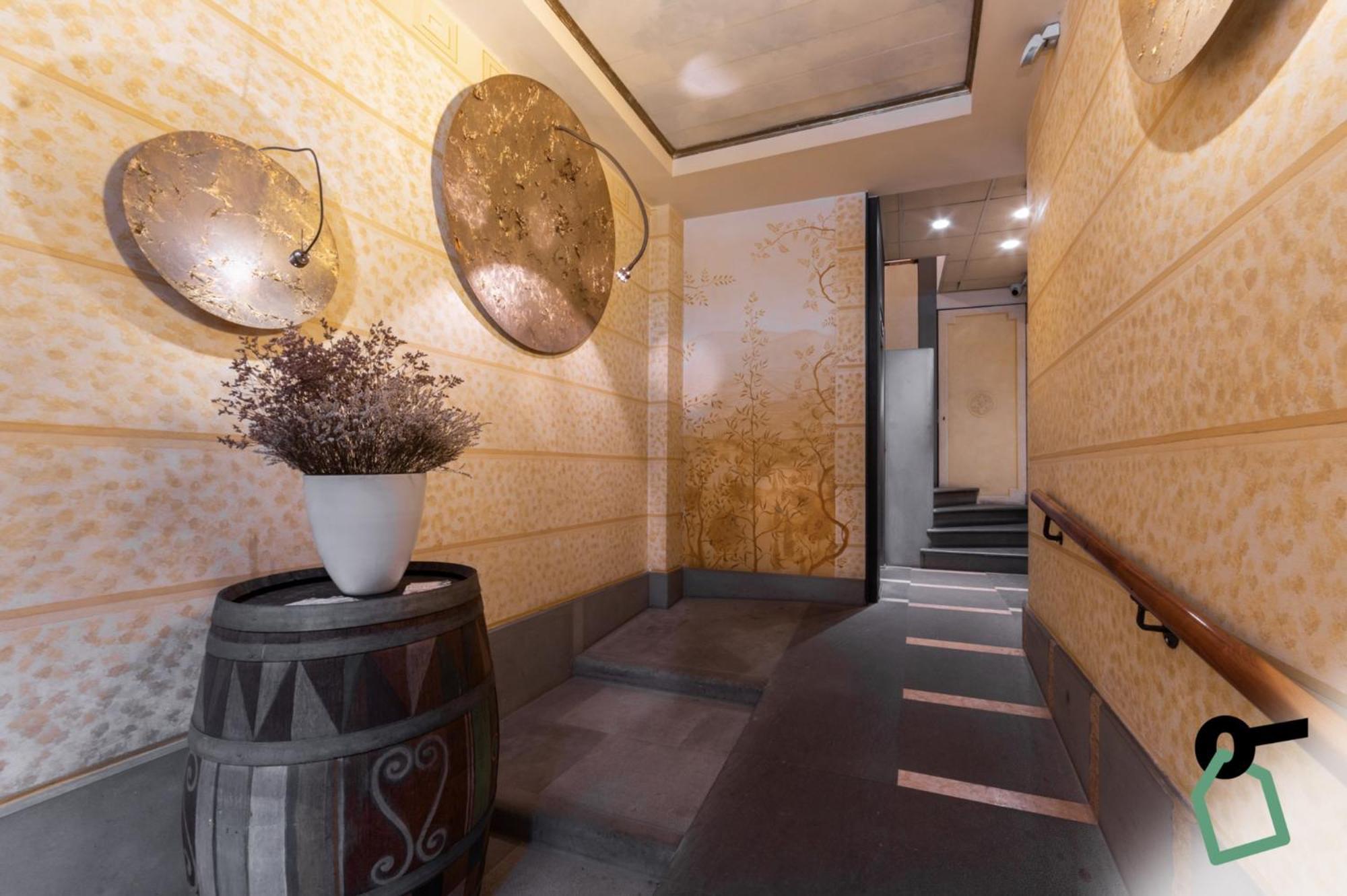 Hotiday Discovery - Residence เวโรนา ภายนอก รูปภาพ
