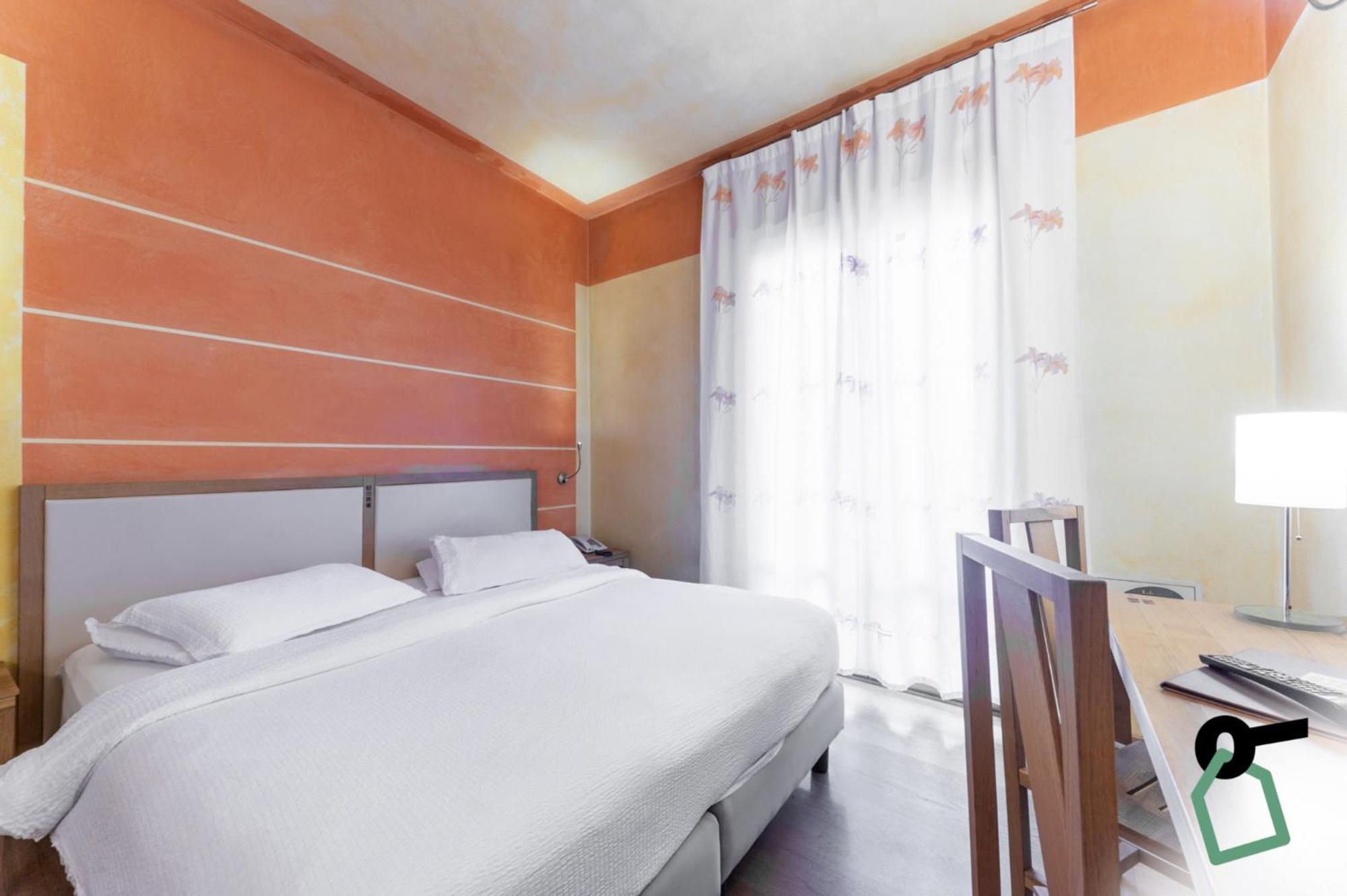 Hotiday Discovery - Residence เวโรนา ภายนอก รูปภาพ