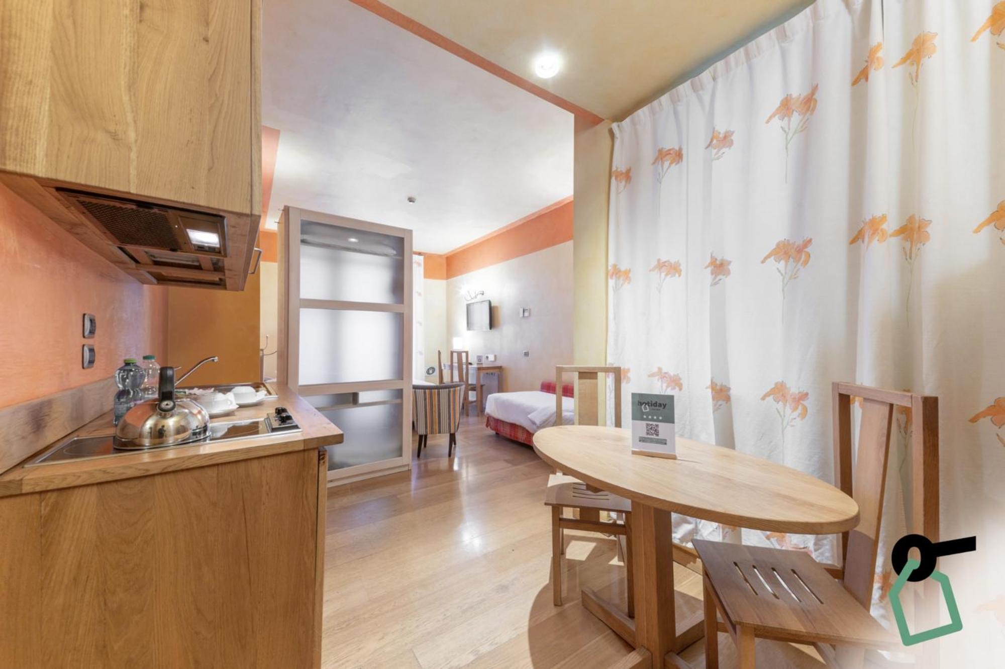 Hotiday Discovery - Residence เวโรนา ภายนอก รูปภาพ