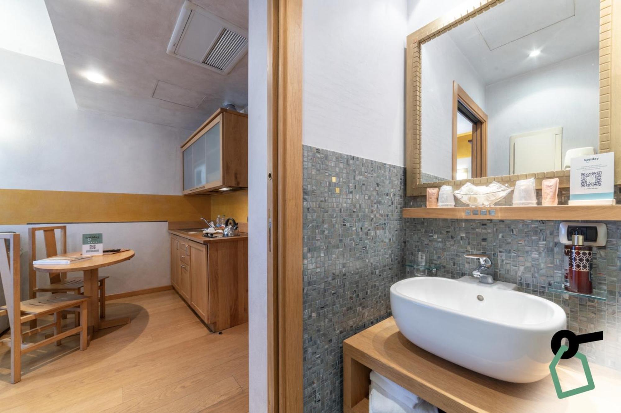 Hotiday Discovery - Residence เวโรนา ภายนอก รูปภาพ
