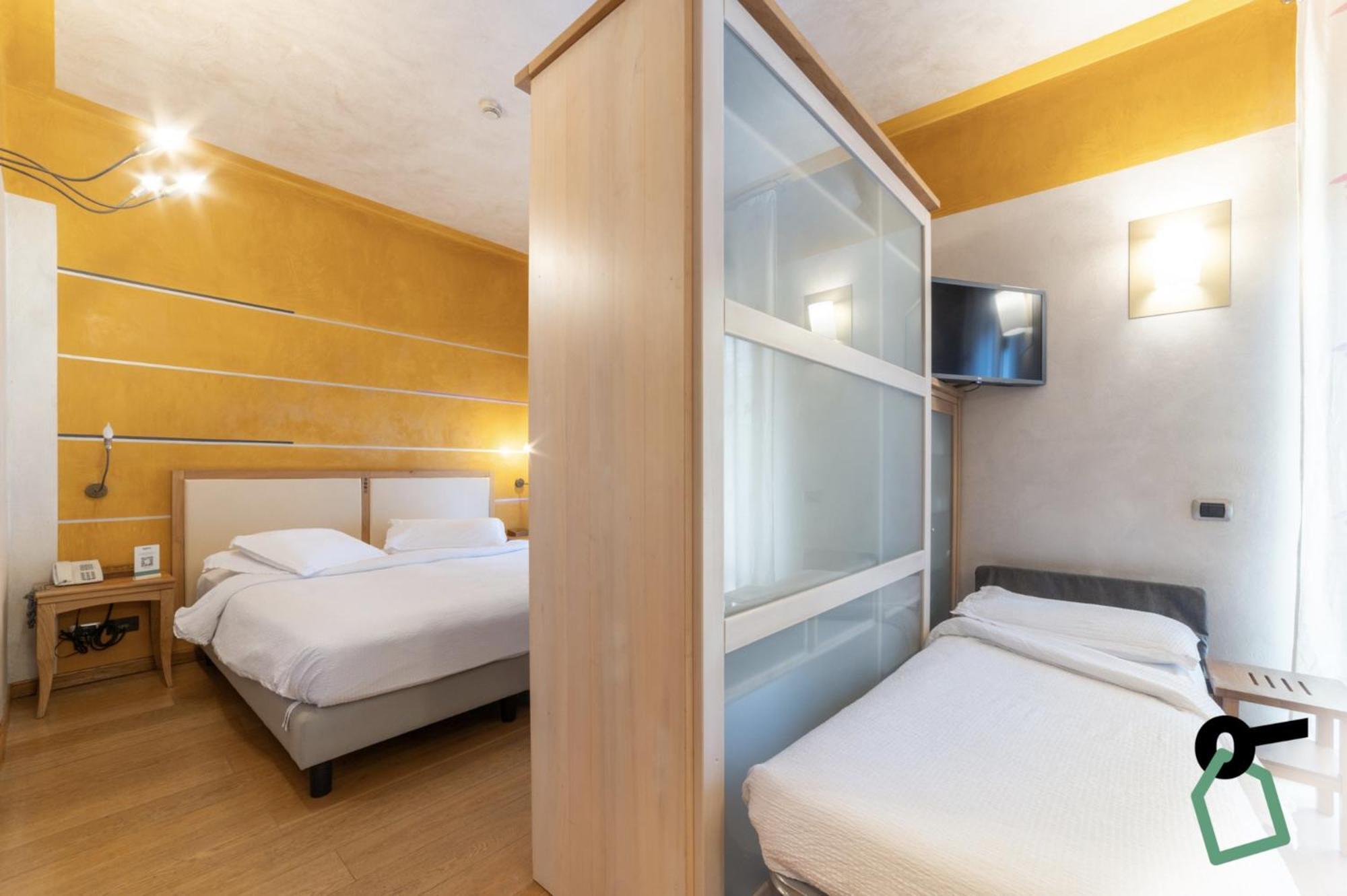 Hotiday Discovery - Residence เวโรนา ภายนอก รูปภาพ