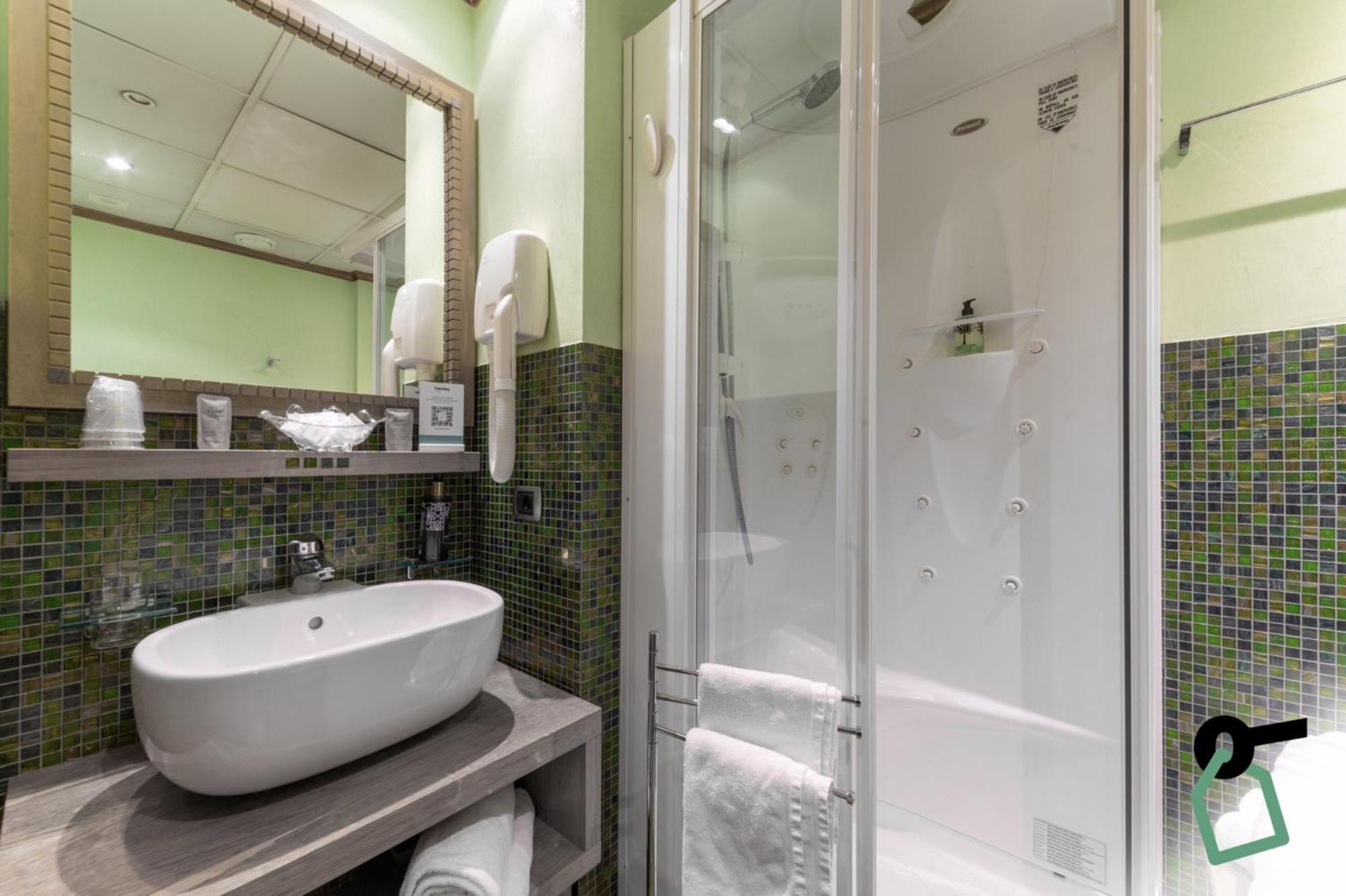 Hotiday Discovery - Residence เวโรนา ภายนอก รูปภาพ