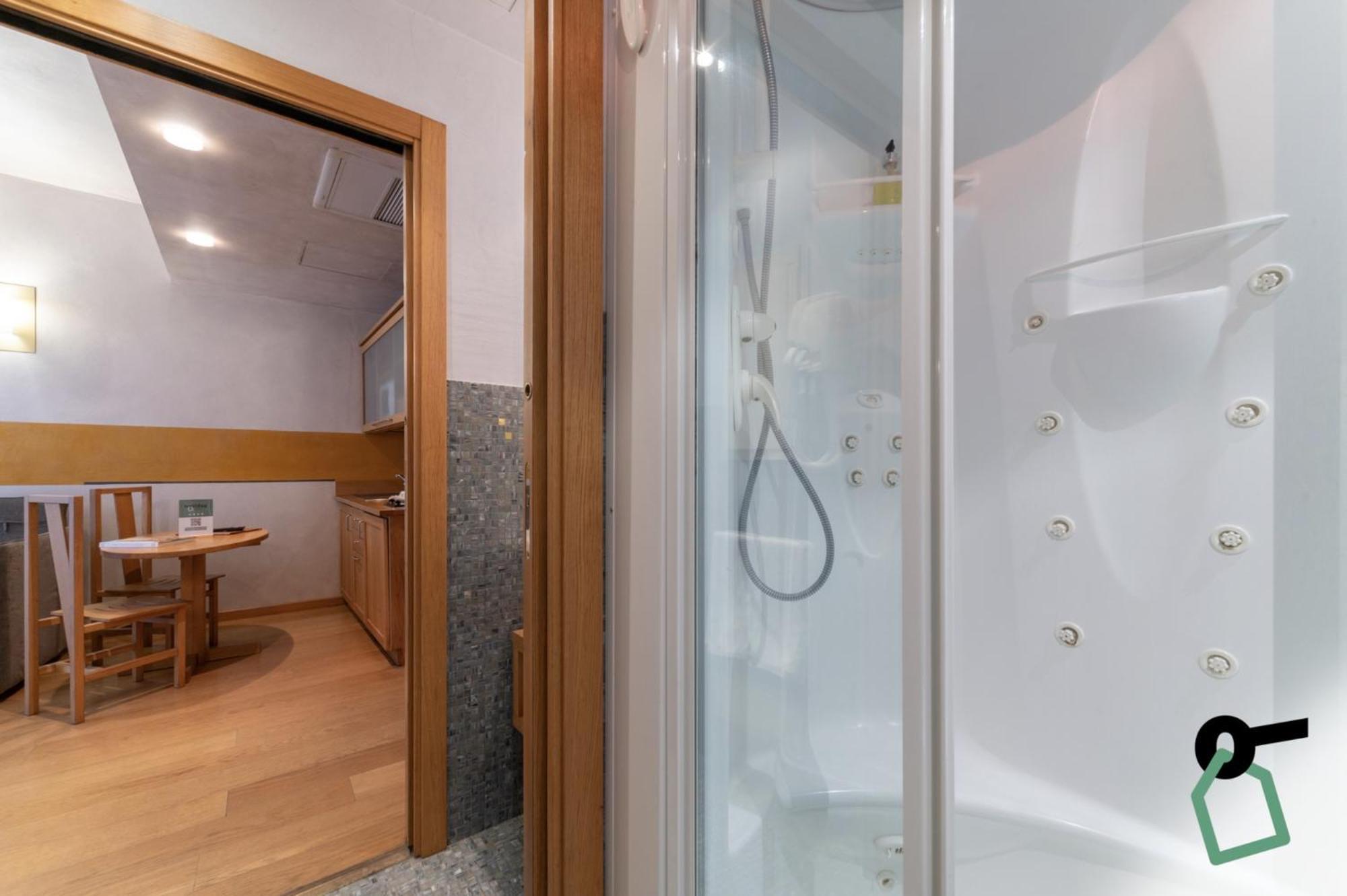 Hotiday Discovery - Residence เวโรนา ภายนอก รูปภาพ