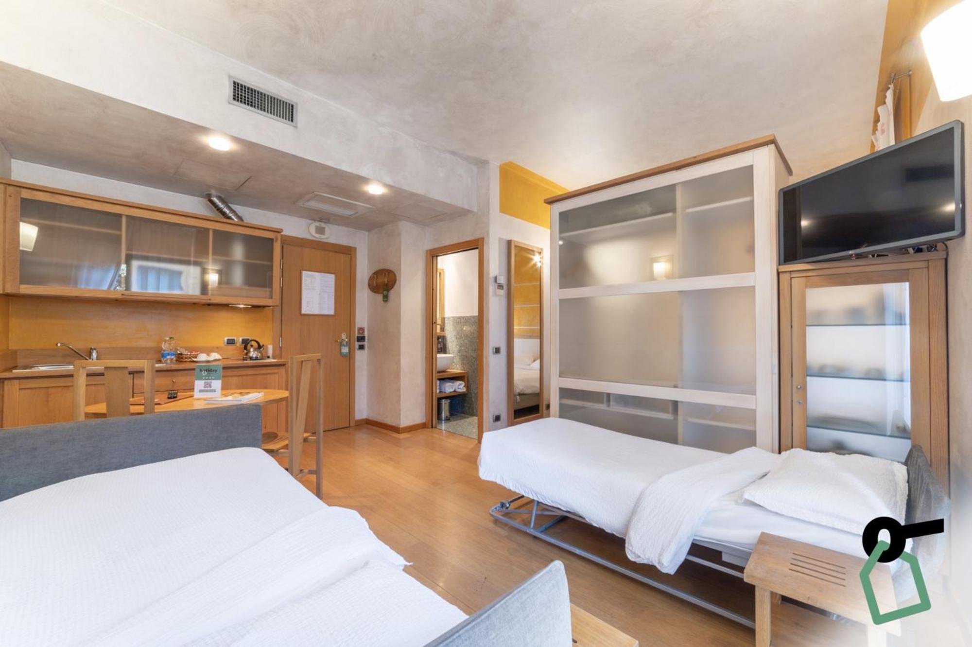 Hotiday Discovery - Residence เวโรนา ภายนอก รูปภาพ