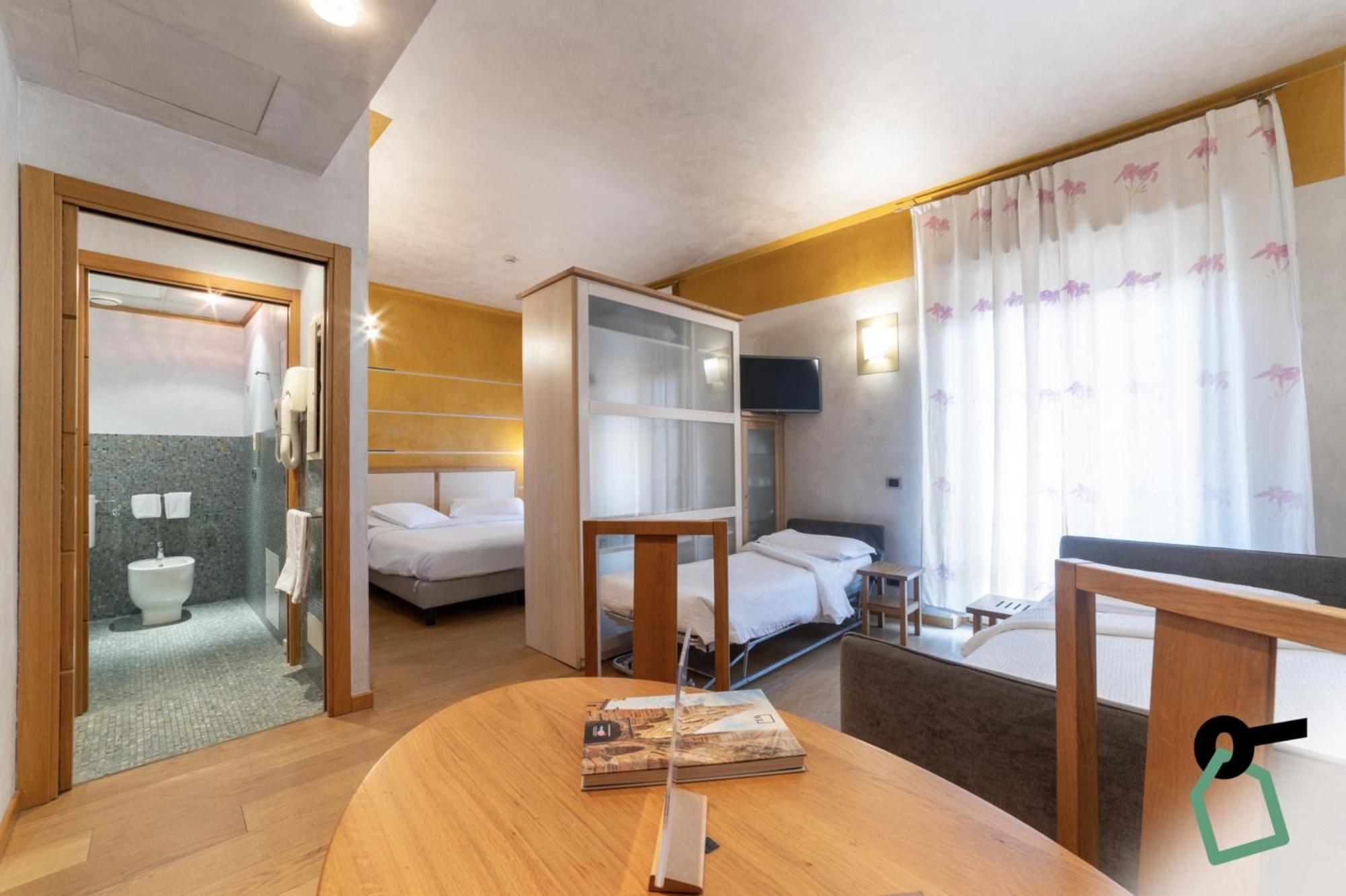 Hotiday Discovery - Residence เวโรนา ภายนอก รูปภาพ