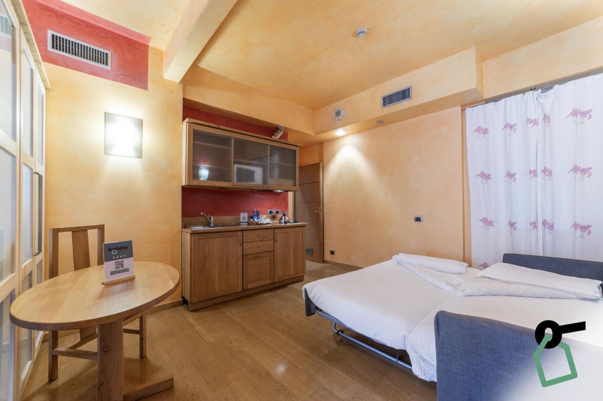 Hotiday Discovery - Residence เวโรนา ภายนอก รูปภาพ