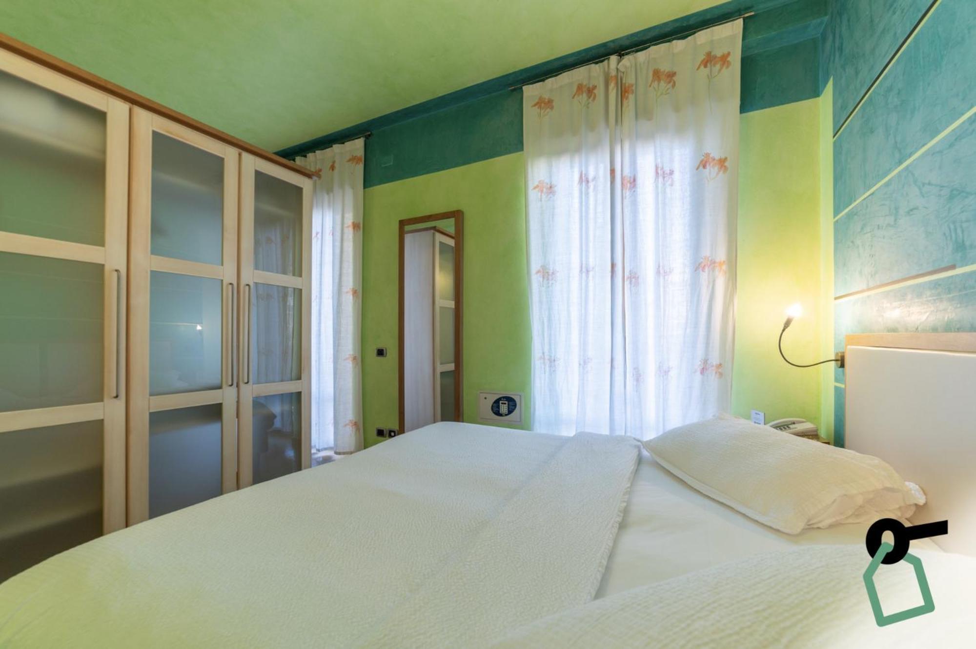 Hotiday Discovery - Residence เวโรนา ภายนอก รูปภาพ