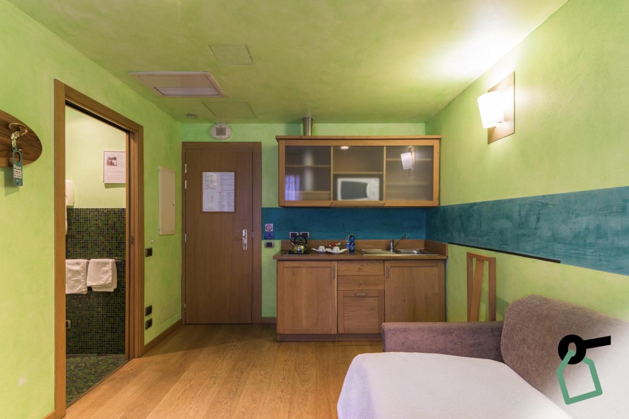 Hotiday Discovery - Residence เวโรนา ภายนอก รูปภาพ